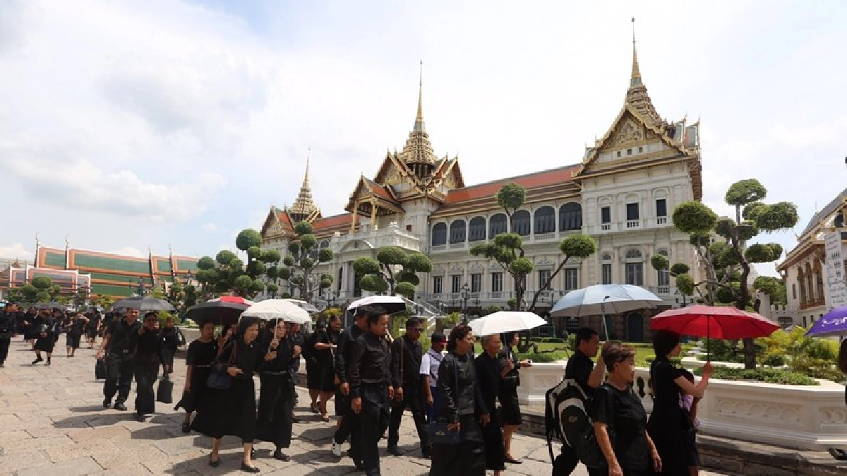 ในหลวง ร.9 ทรงดูแลทุกข์สุขประชาชนทุกภาคอย่างเท่าเทียม