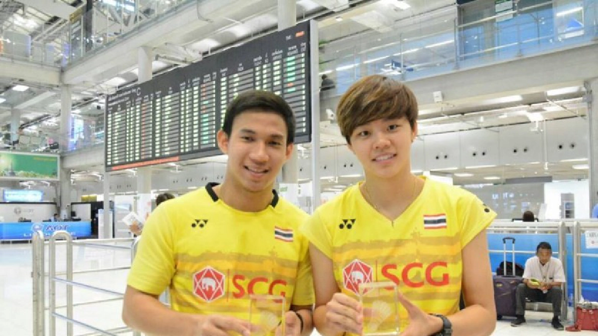 "บาส-ปอป้อ"ถึงไทยก่อนลุยต่อ3ศึกซูเปอร์ซีรีส์ "บาส-ปอป้อ"ถึงไทยก่อนลุยต่อ3ศึกซูเปอร์ซีรีส์