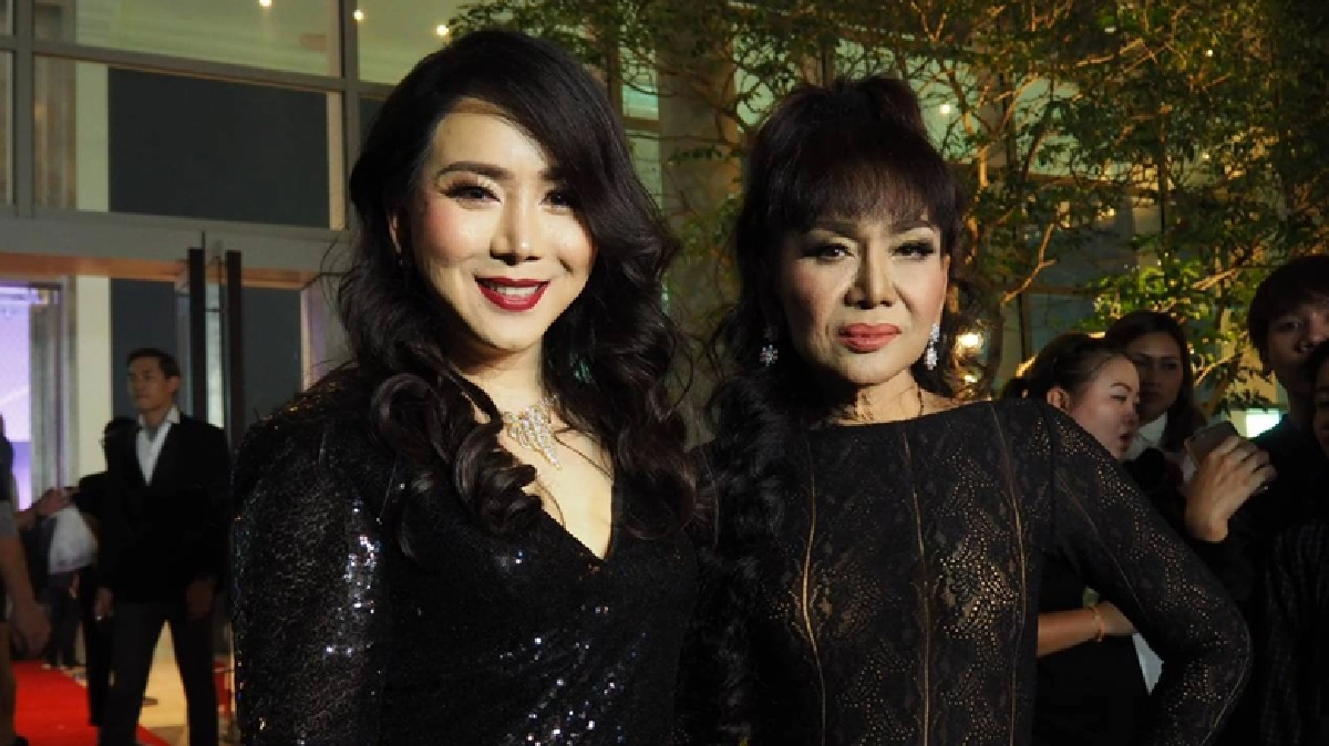 ฮือฮา!! ‘แอน’ ควัก 7 ล้านให้หมอ 5 คนผ่า ‘เจินเจิน’ ฮือฮา!! ‘แอน’ ควัก 7 ล้านให้หมอ 5 คนผ่า ‘เจินเจิน’