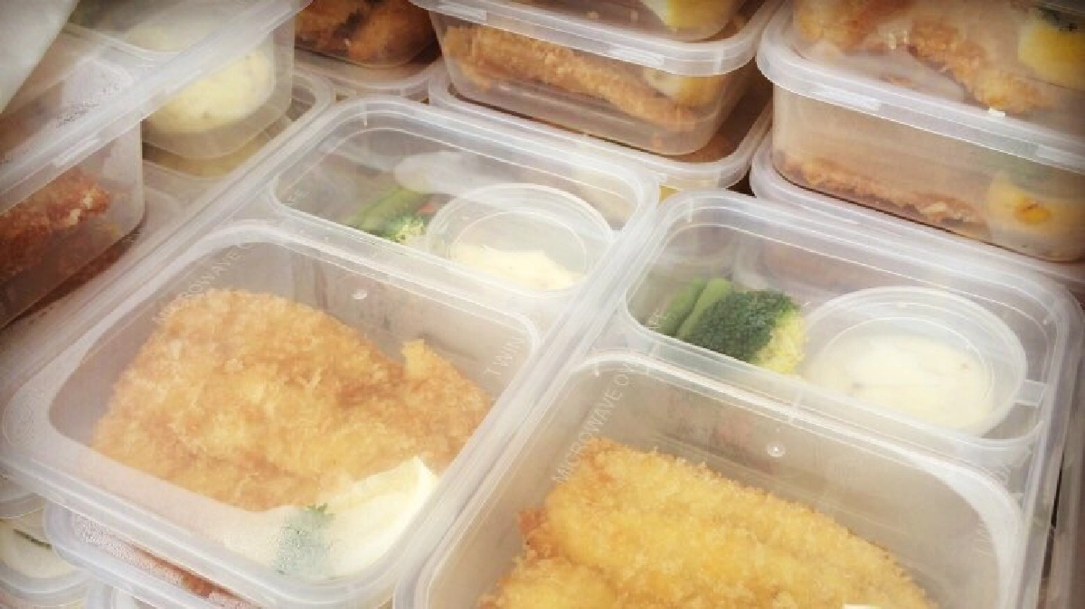 อาหาร ขนม ของว่าง น้ำดื่ม บริการประชาชนหลังกราบพระบรมศพ