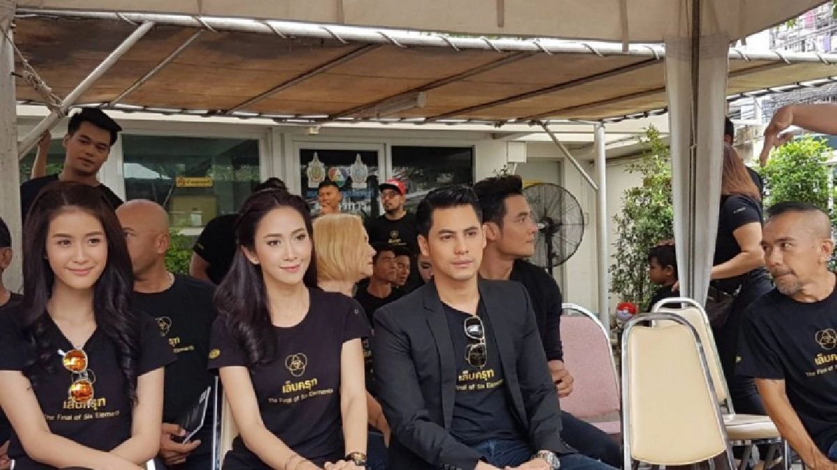 'ยุ้ย-ซี' นำทีม บวงสรวงละคร 'เล็บครุฑ' (คลิป) 'ยุ้ย-ซี' นำทีม บวงสรวงละคร 'เล็บครุฑ' (คลิป)