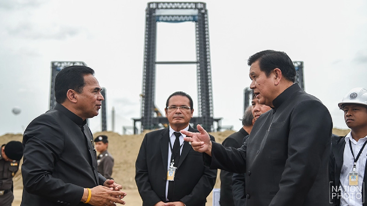 รองนายกรัฐมนตรี ตรวจความคืบหน้าโครงสร้างพระเมรุมาศ 45% แล้ว รองนายกรัฐมนตรี ตรวจความคืบหน้าโครงสร้างพระเมรุมาศ 45% แล้ว