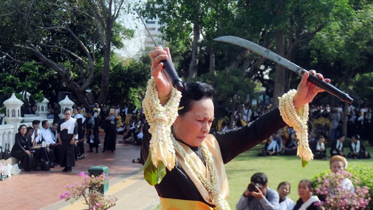ตื่นตา! ไทยเชื้อสายมอญ 1,000 คน ประกอบพิธีอุทิศถวาย ร.9 ตื่นตา! ไทยเชื้อสายมอญ 1,000 คน ประกอบพิธีอุทิศถวาย ร.9