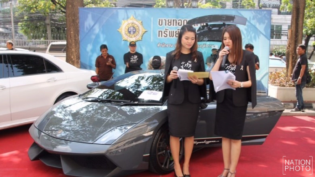“ลัมโบกินี” 12 ล้านเบนซ์ เรซซิ่ง ยังไร้คนประมูล “ลัมโบกินี” 12 ล้านเบนซ์ เรซซิ่ง ยังไร้คนประมูล