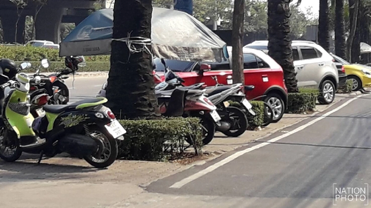 บุกรุกทางเท้า บุกรุกทางเท้า