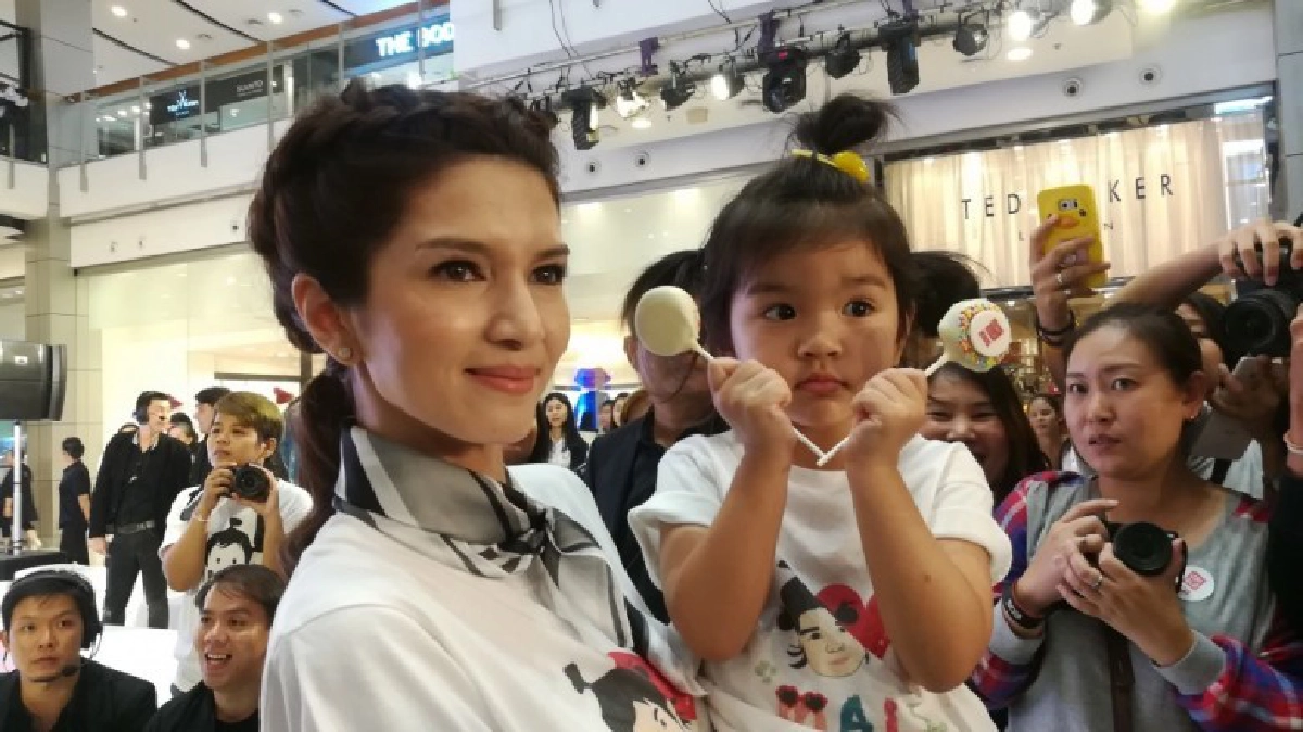 ปณิธานของ "โบว์"ขอให้ครอบครัวมีความสุขและรอยยิ้ม ปณิธานของ "โบว์"ขอให้ครอบครัวมีความสุขและรอยยิ้ม