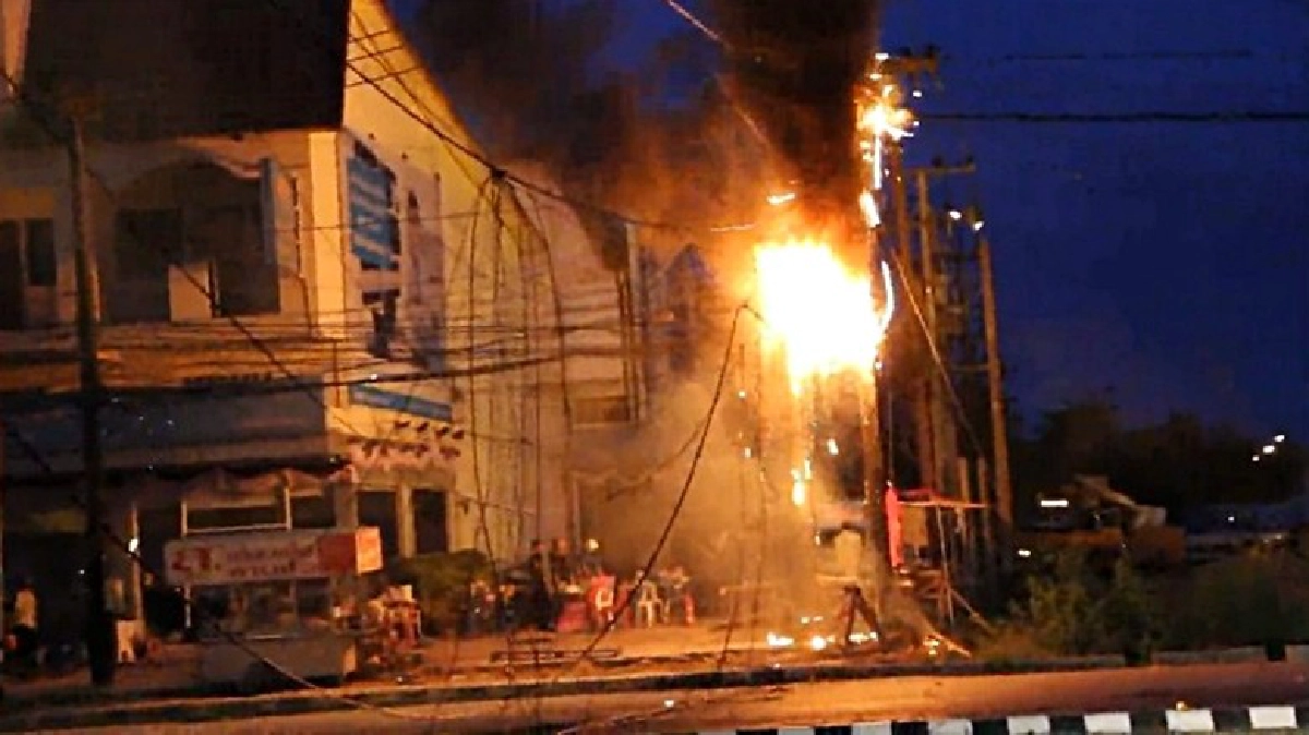 ไฟไหม้สายเคเบิลกลางเมืองบึงกาฬ