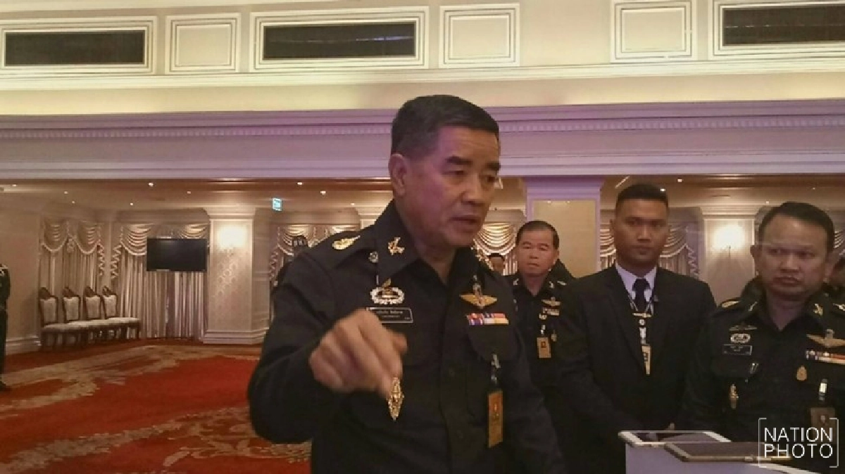 ผบ.ทบ.รับ ดูกล้องวงจรปิด ทหารวิสามัญลาหู่แล้ว ผบ.ทบ.รับ ดูกล้องวงจรปิด ทหารวิสามัญลาหู่แล้ว