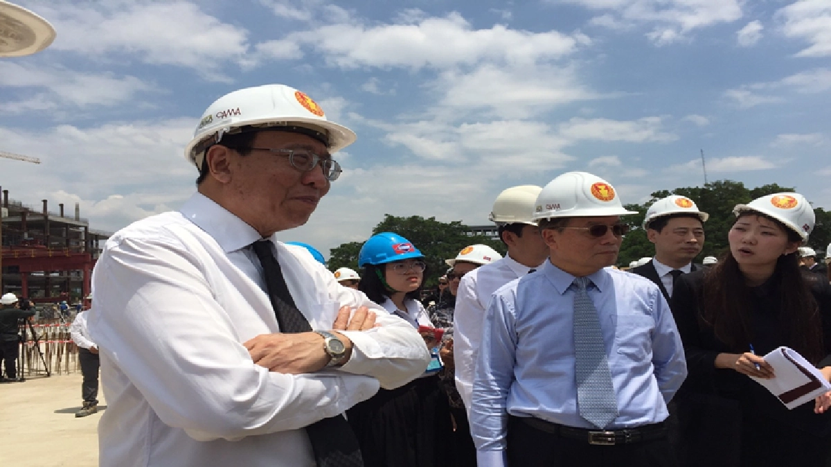 “พรเพชร”พาทูตจีนทัวร์รัฐสภาแห่งใหม่ “พรเพชร”พาทูตจีนทัวร์รัฐสภาแห่งใหม่