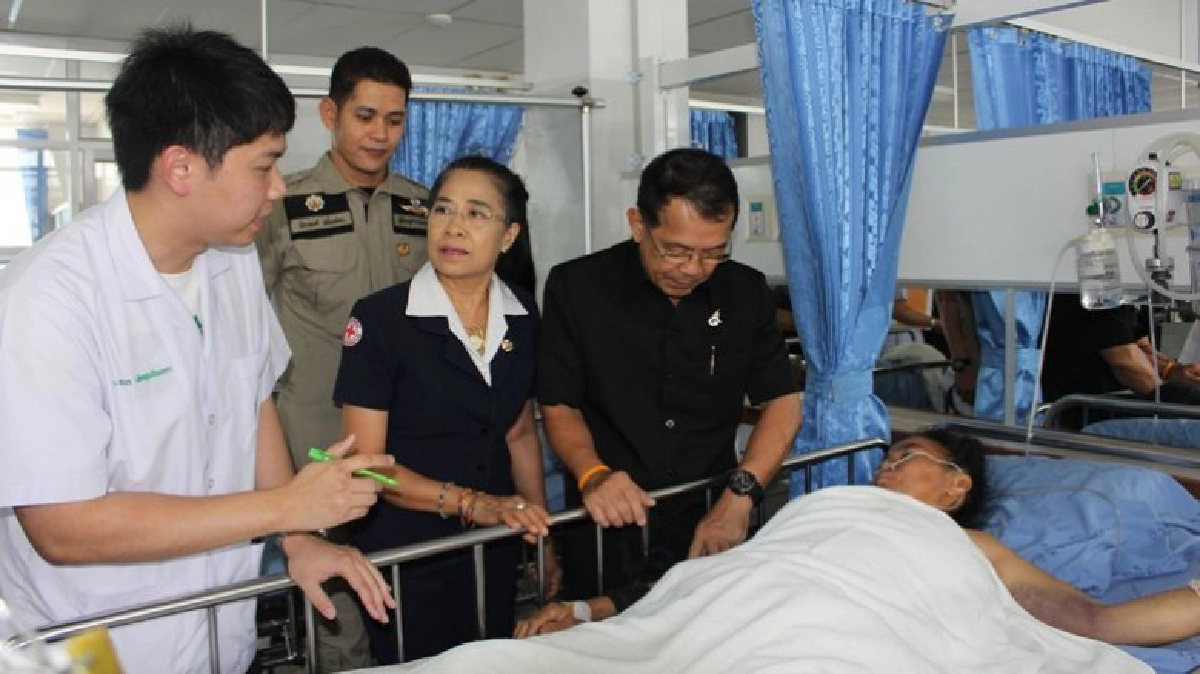 ผู้ว่าฯรุดเยี่ยม!พายุฤดูร้อนถล่มบ้านพังแม่ลูกเจ็บหนัก