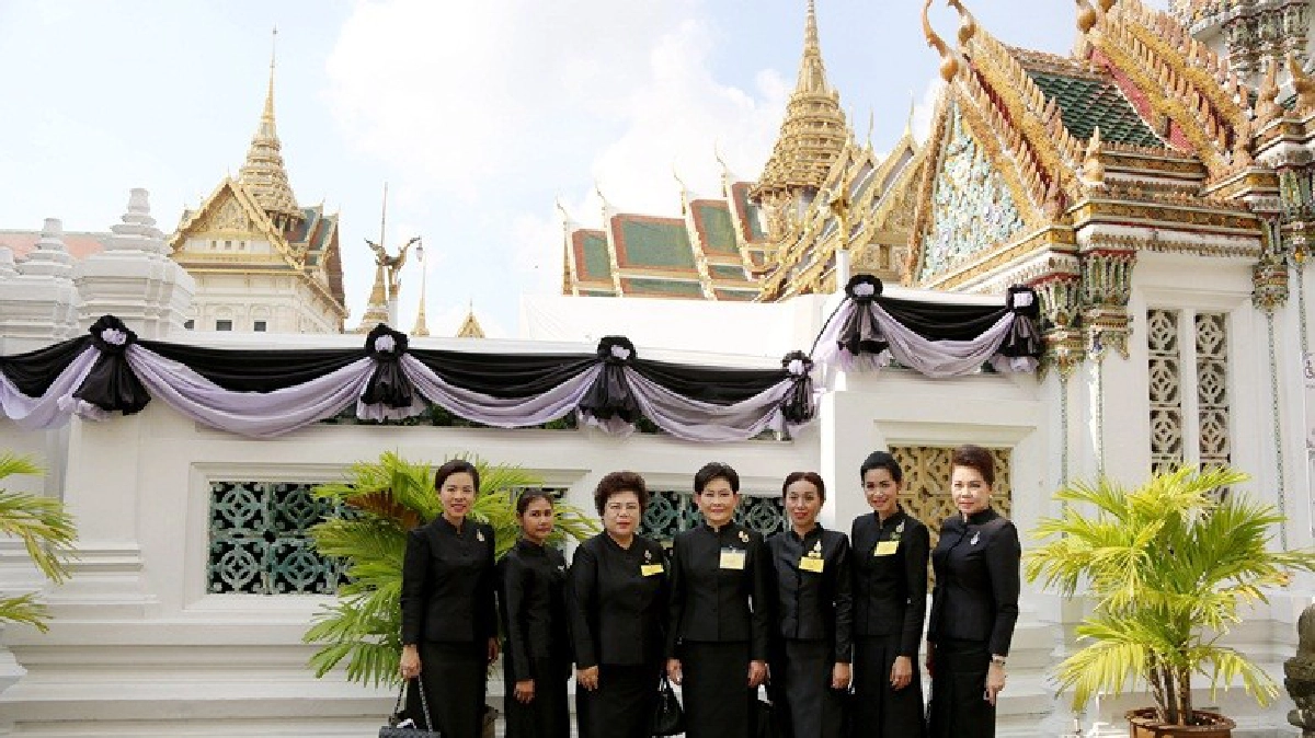 ในหลวง ร. 9 ทรงเป็นแบบอย่างของผู้ให้ที่ประเสริฐที่สุด