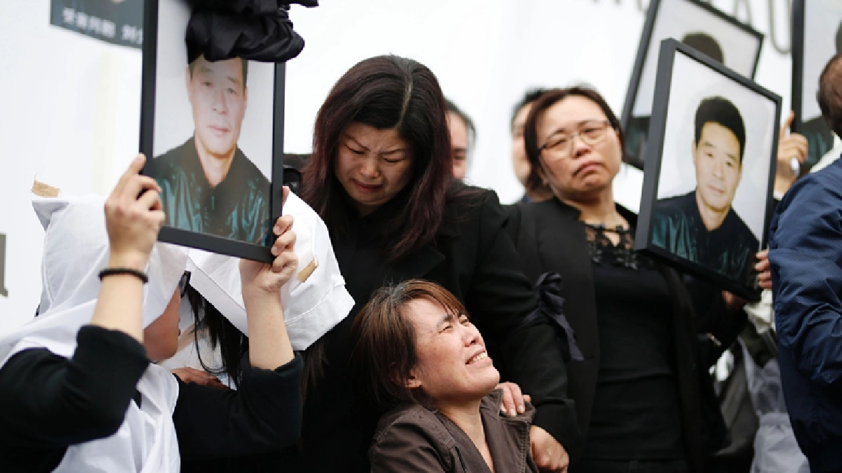 'จีน'ประท้วงเดือด!! กลางกรุงปารีส 'จีน'ประท้วงเดือด!! กลางกรุงปารีส