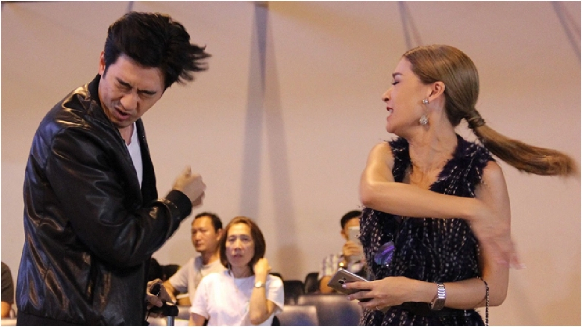 “ฟิล์ม” หน้าชา ปากสั่น “ฟิล์ม” หน้าชา ปากสั่น