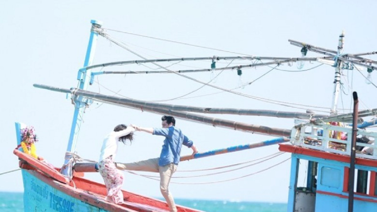 'วิลลี่' ถีบ'ป๊อก' กระเด็นตกเรือ 