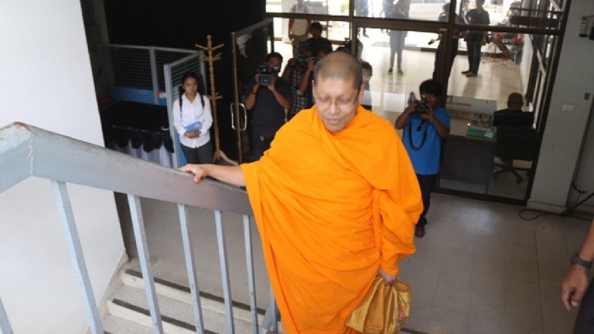 "อัยการ"ยังไม่สั่งฟ้อง"พระวัดธรรมกาย"เพิ่ม "อัยการ"ยังไม่สั่งฟ้อง"พระวัดธรรมกาย"เพิ่ม