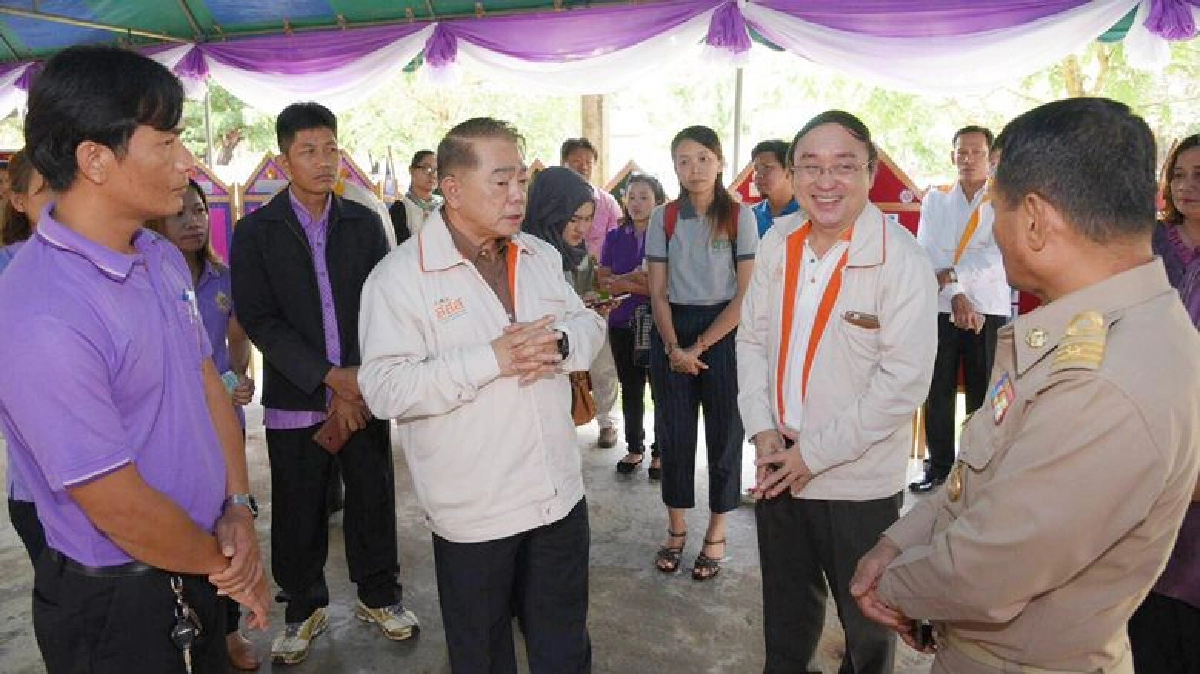 ชูสุรินทร์ต้นแบบ“ลดอุบัติเหตุทางถนน” ชูสุรินทร์ต้นแบบ“ลดอุบัติเหตุทางถนน”