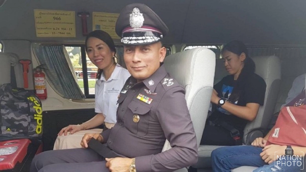 “ดื่มไม่ขับ ขับไม่ดื่ม ร่วมรับผิดชอบสังคม” “ดื่มไม่ขับ ขับไม่ดื่ม ร่วมรับผิดชอบสังคม”
