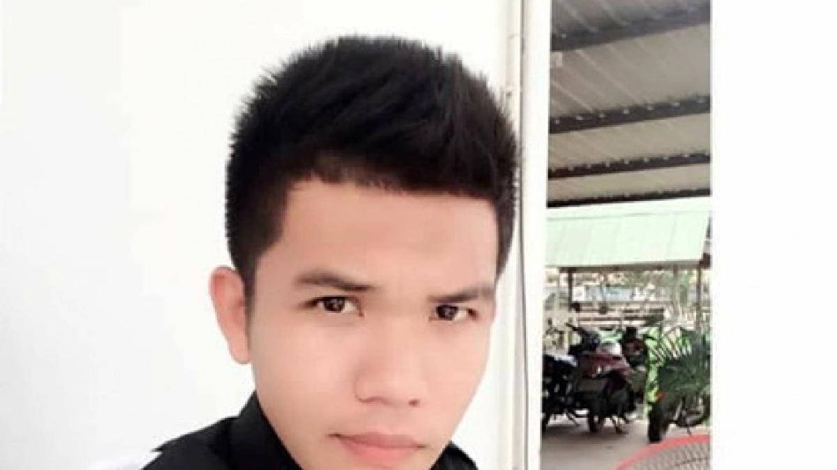 8ทหารกราบเท้าขอขมา- แม่พลทหารสะอื้นบอก "อโหสิกรรมให้" 8ทหารกราบเท้าขอขมา- แม่พลทหารสะอื้นบอก "อโหสิกรรมให้"