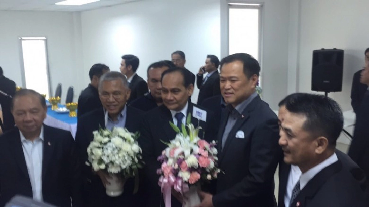 "ภูมิใจไทย"ทำบุญสู่ปีที่9 พรรคการเมืองหอบดอกไม้ร่วมยินดี "ภูมิใจไทย"ทำบุญสู่ปีที่9 พรรคการเมืองหอบดอกไม้ร่วมยินดี