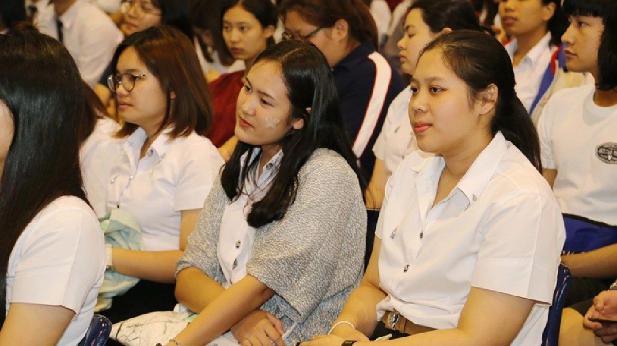 "นี่ คืออาเซียน" เตรียมเด็กไทยเก่งภาษา