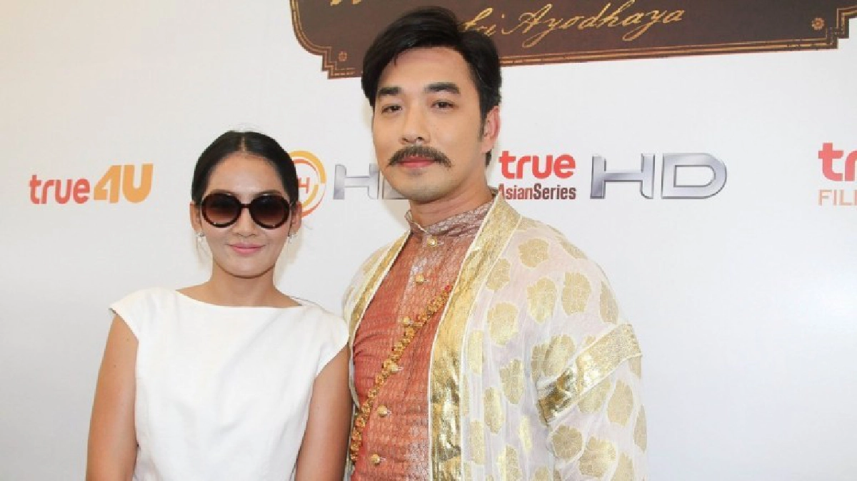 ‘เจมส์’ควง‘ก้อย’ประกาศข่าวดี (มีคลิป) ‘เจมส์’ควง‘ก้อย’ประกาศข่าวดี (มีคลิป)