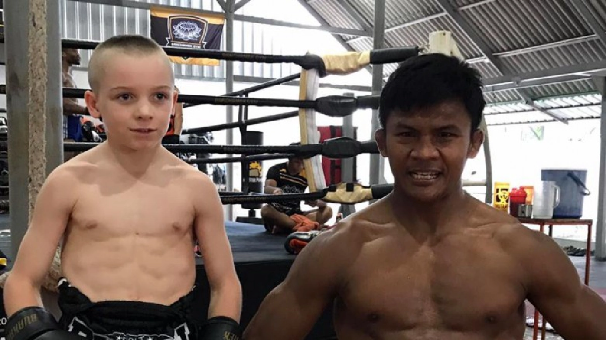 "บัวขาว"โชว์ซ้อมมวยกับหนูน้อยออสซี (มีคลิป) "บัวขาว"โชว์ซ้อมมวยกับหนูน้อยออสซี (มีคลิป)