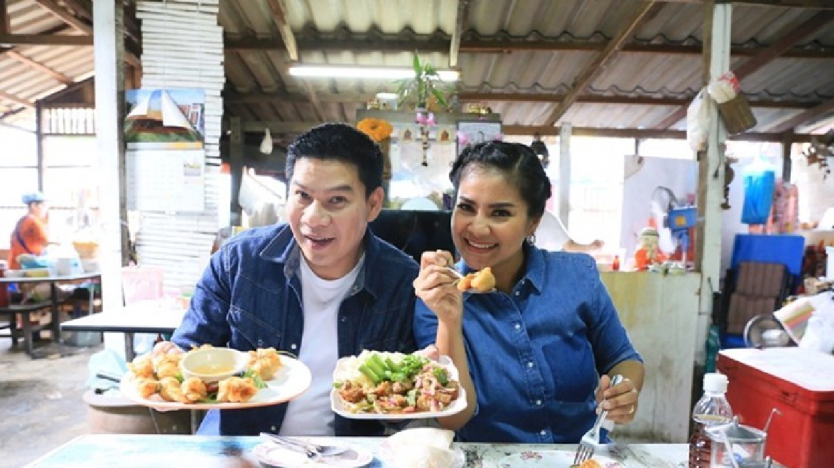  คู่รักคู่ฮา 'ตั๊ก-นุ้ย'  ตะลุย 'วังหลัง'