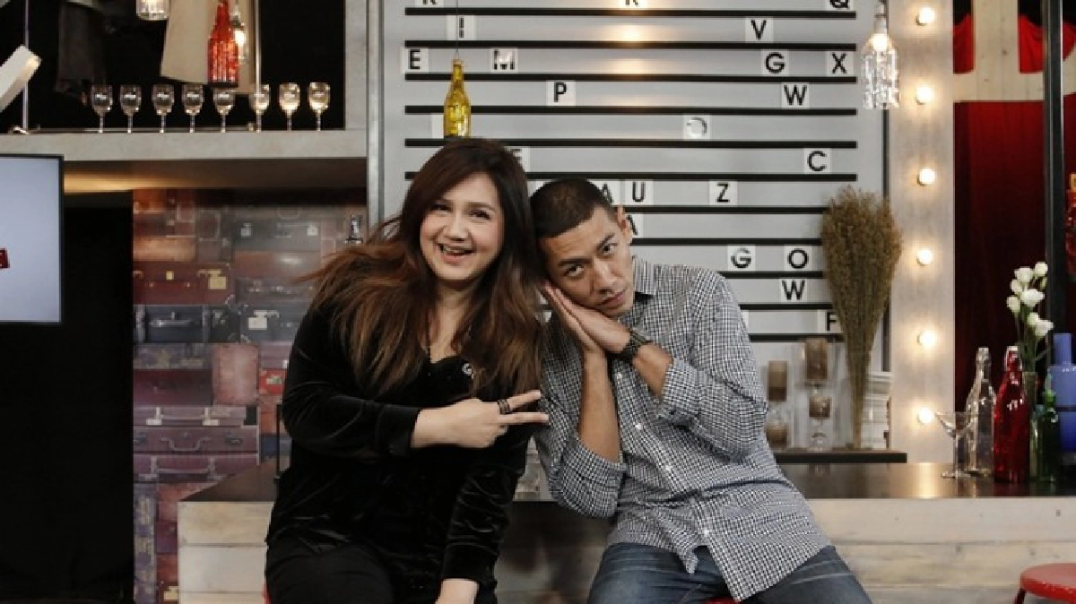 'โบ สุนิตา' แอบเม้าท์สามี 'เล็ก ฝันเด่น'  
