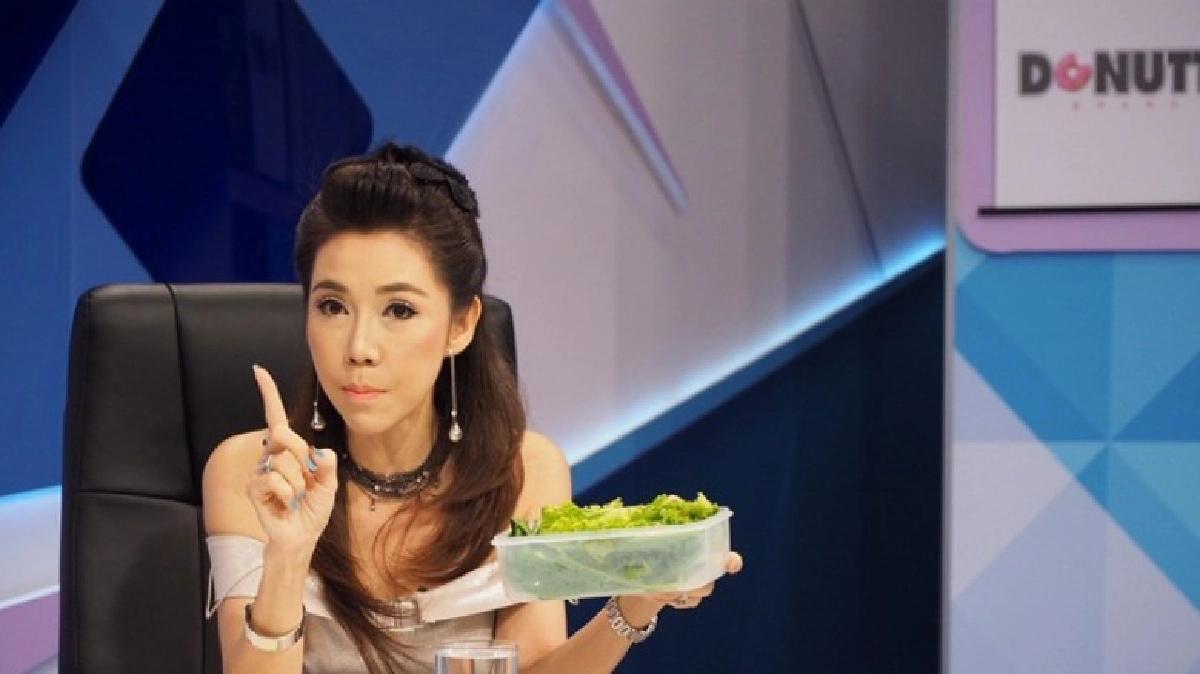 เปิดหมดเปลือก 'ลูกศร ธนาภรณ์' เปิดหมดเปลือก 'ลูกศร ธนาภรณ์'