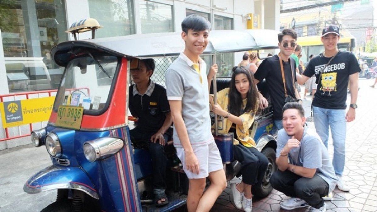ไฮไลท์ทีวี วันเสาร์ที่  15  เมษายน  2560