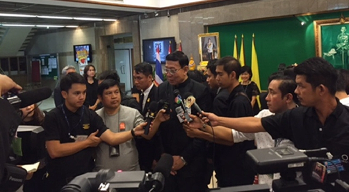 "พรเพชร"ยันม.77ไม่กระทบอออกกม.ยุทธศาสตร์-ปฎิรูป "พรเพชร"ยันม.77ไม่กระทบอออกกม.ยุทธศาสตร์-ปฎิรูป