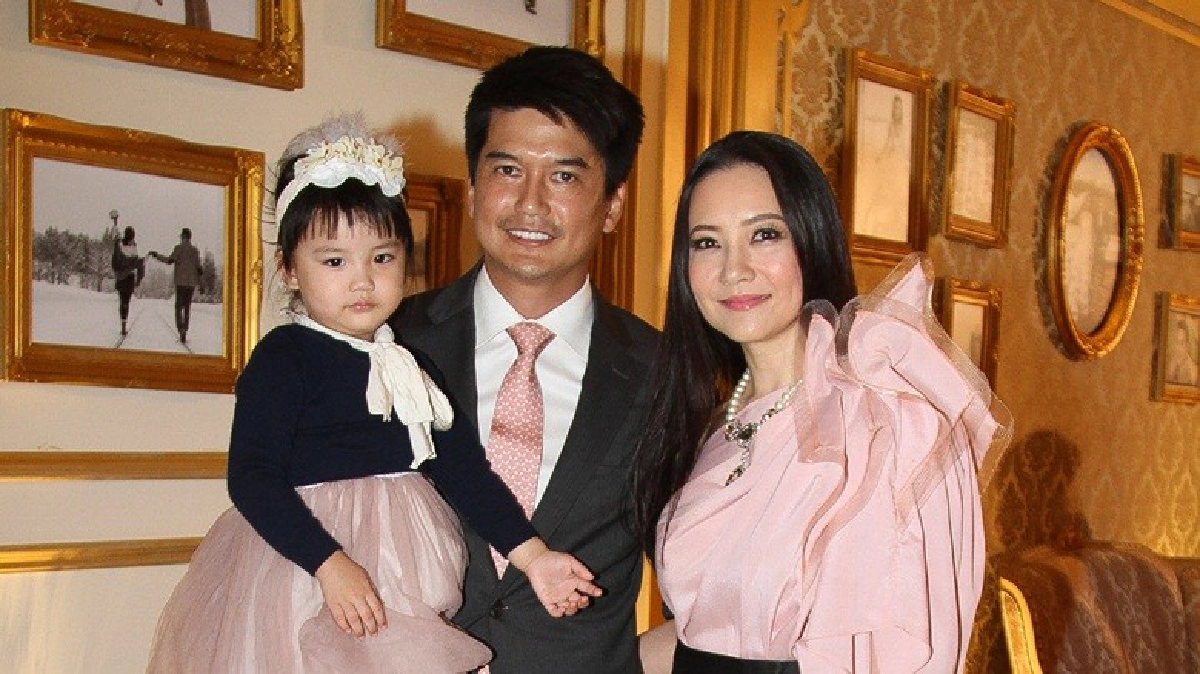 ครอบครัวรุ่นใหม่ “ดี-ร้าย” ต้องเปิดใจรับ ครอบครัวรุ่นใหม่ “ดี-ร้าย” ต้องเปิดใจรับ