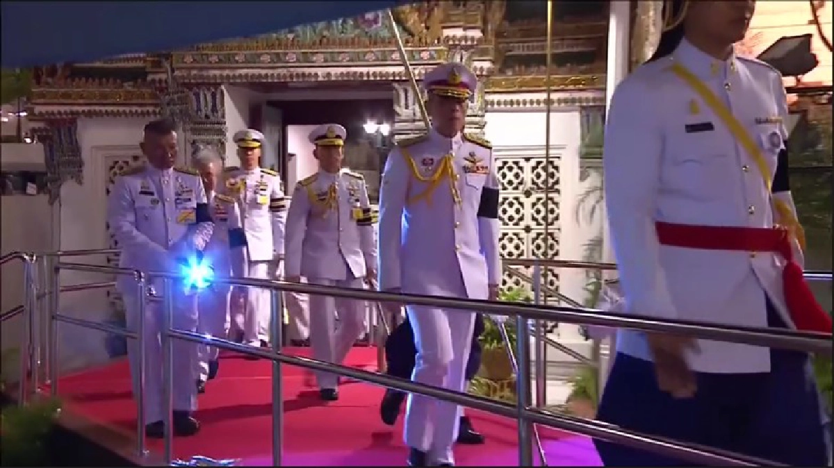 สมด็จพระเจ้าอยู่หัว ทรงบำเพ็ญพระราชกุศลพระบรมศพ