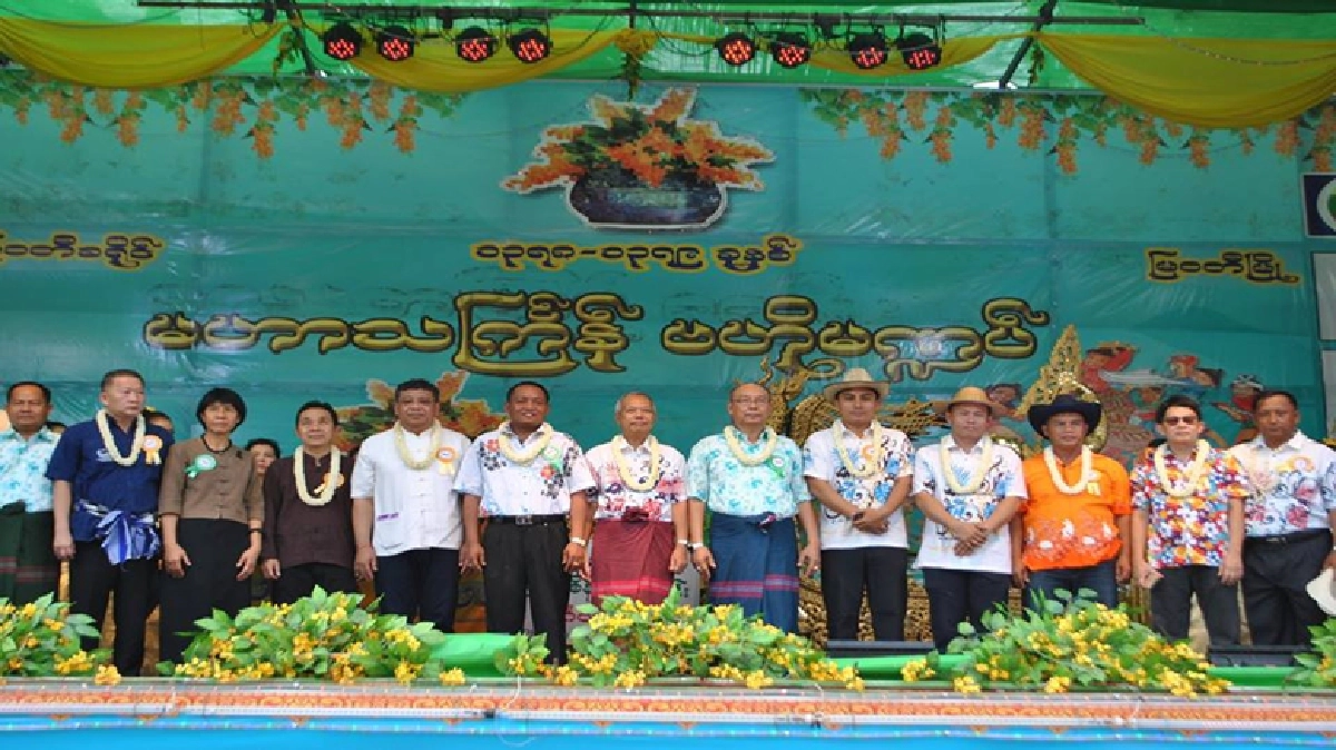 ชื่นมื่น "ไทย-เมียนมา" ร่วมมหาสงกรานต์ 2 แผ่นดิน ชื่นมื่น "ไทย-เมียนมา" ร่วมมหาสงกรานต์ 2 แผ่นดิน