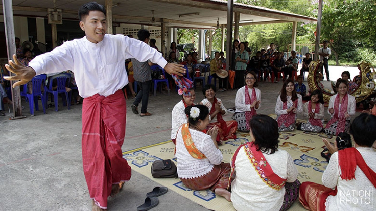 งานมหาสงกรานต์ ชุมชนรามัญบ้านเสากระโดง (ภาพชุด)