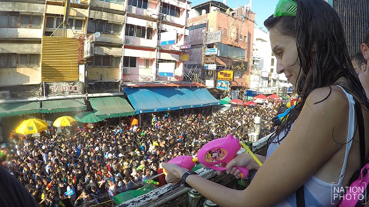 ภาพชุด สงกรานต์ถนนข้าวสารวันสุดท้าย ภาพชุด สงกรานต์ถนนข้าวสารวันสุดท้าย