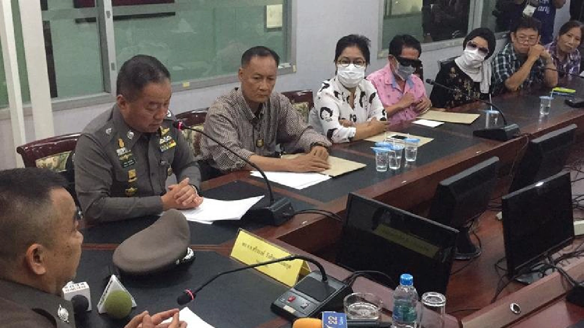 "6กรรมการ"บ.ข่ายซินแสโชกุนให้ปากคำกองปราบยันความบริสุทธิ์ "6กรรมการ"บ.ข่ายซินแสโชกุนให้ปากคำกองปราบยันความบริสุทธิ์