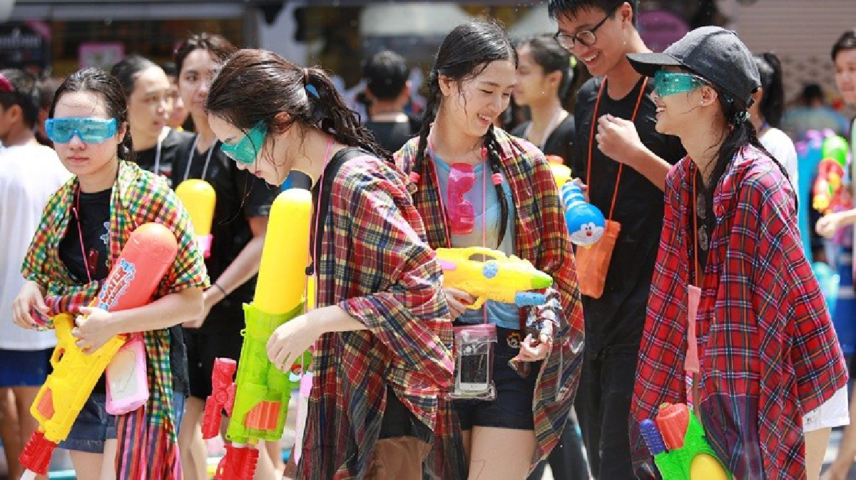 ฟื้นฟูผิวหลังสงกรานต์