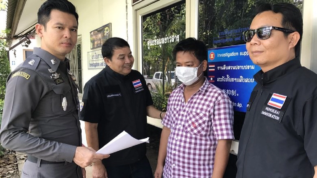 จับคนขับแท็กซี่รับจ้างเวียนบัตรผ่านชายแดนไทย-ลาว