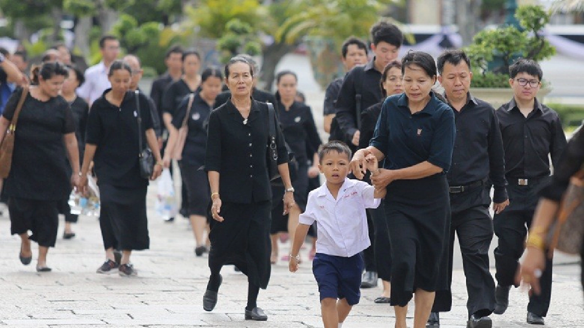 ปชช.กราบพระบรมศพด้วยสำนีกในพระมหากรุณาธิคุณ ปชช.กราบพระบรมศพด้วยสำนีกในพระมหากรุณาธิคุณ