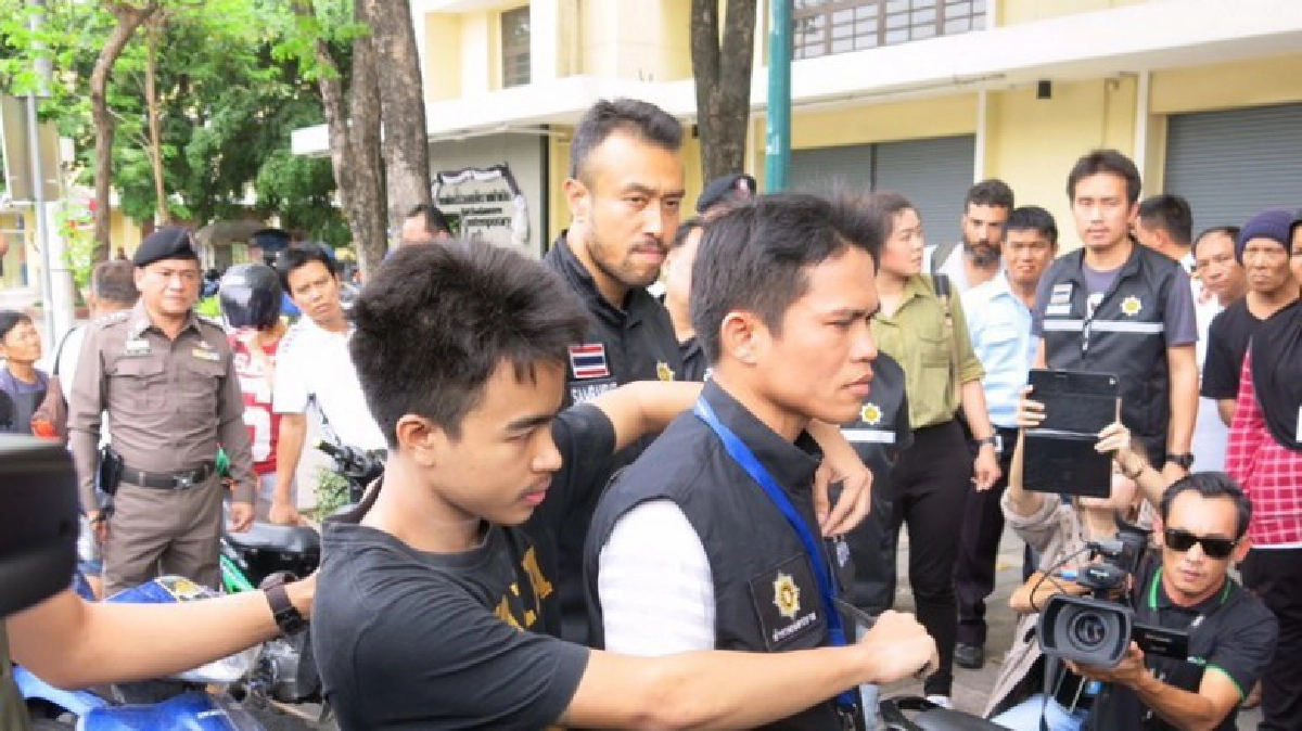 เด็กแว้นแทงตำรวจ รับไม่พอใจถูกเตือนขับรถหวาดเสียว เด็กแว้นแทงตำรวจ รับไม่พอใจถูกเตือนขับรถหวาดเสียว