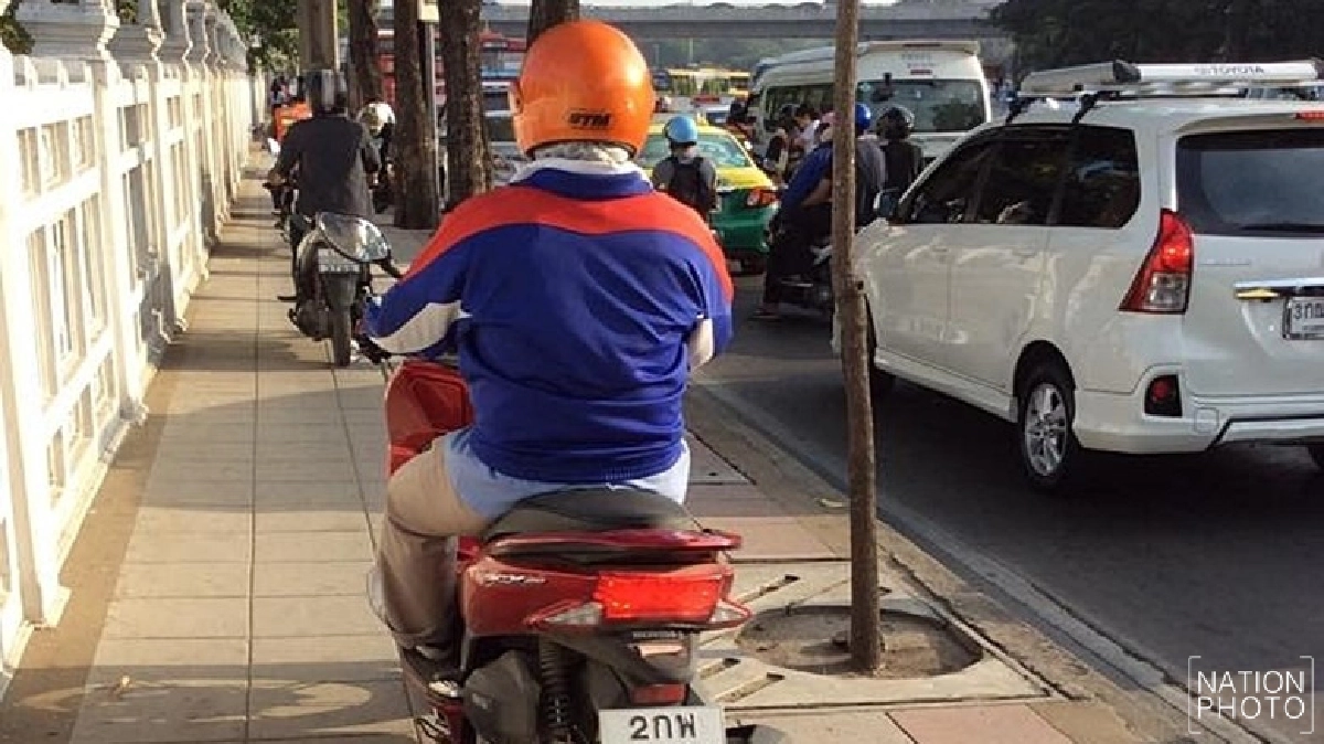 เตรียมแนวทาง ส่งหลักฐานขับขี่-จอดรถบน"ทางเท้า"