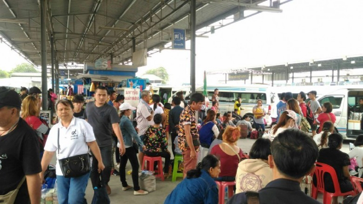 ปชช. แห่กลับ กทม. แน่นหมอชิต ช่วงเช้าเข้ากว่าแสนคน ปชช. แห่กลับ กทม. แน่นหมอชิต ช่วงเช้าเข้ากว่าแสนคน