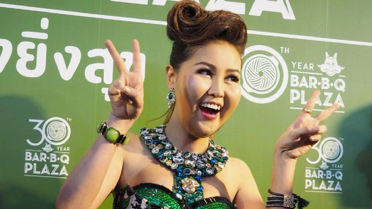 ‘หญิงลี’สตรอง!! ไม่แคร์หน้าตาขี้เหร่ ‘หญิงลี’สตรอง!! ไม่แคร์หน้าตาขี้เหร่