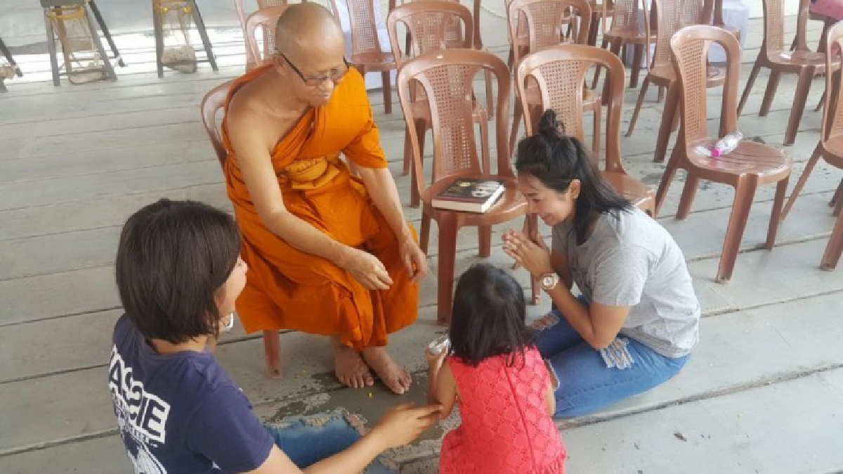 เหลือเชื่อ!! พ่อหาย 16 ปี ลูกมาทำบุญเจอบวชเป็นพระ