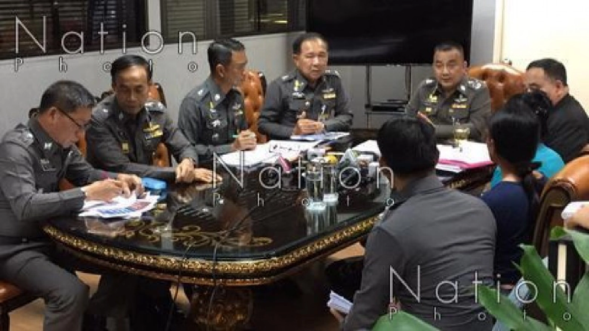 "ศรีวราห์"สั่งเด้งตร.เจ้าของคดีรุมโทรมด.ญ.วัย14 "ศรีวราห์"สั่งเด้งตร.เจ้าของคดีรุมโทรมด.ญ.วัย14