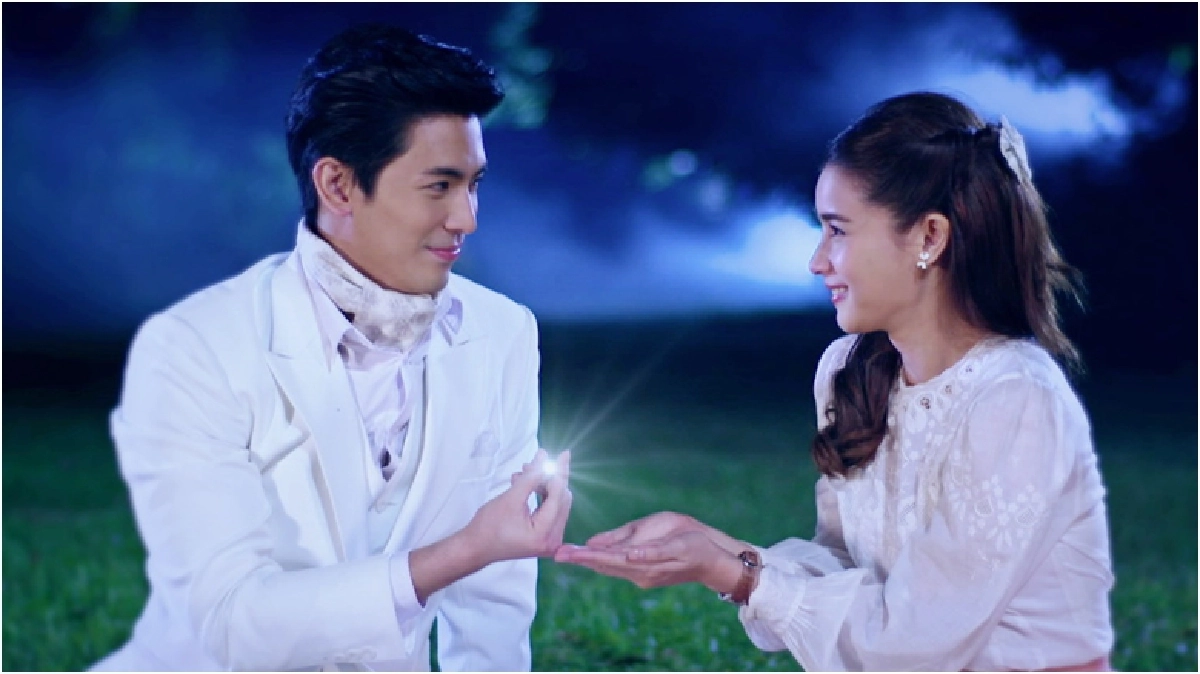 'สน-วิว' ควงคู่นั่งดูดาว 'สน-วิว' ควงคู่นั่งดูดาว
