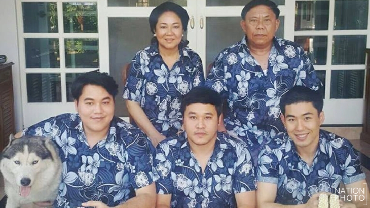 แอบกดไลค์ !! สามหนุ่ม ลูกชาย ผู้ว่าฯกทม.