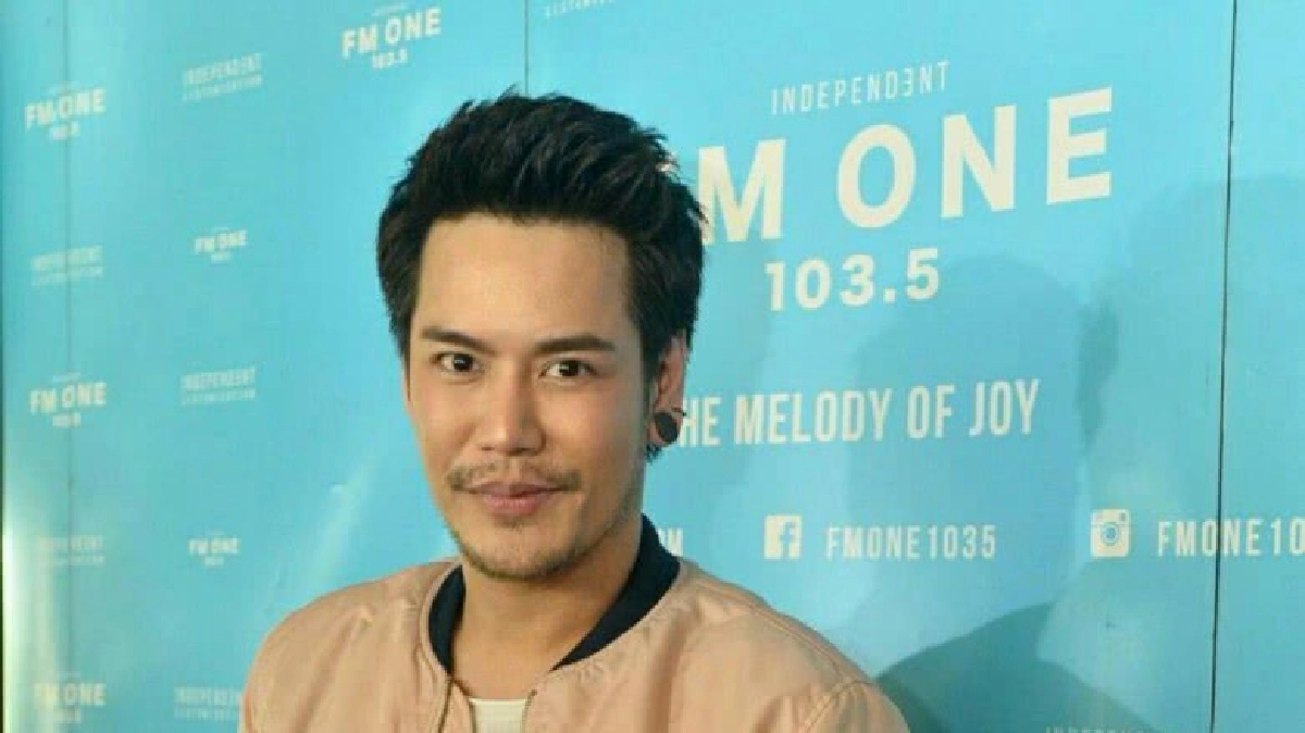 'อ๊อฟ'สุดเหวี่ยง สวมวิญญาณ 'ติ๊นา' (ชมคลิป) 'อ๊อฟ'สุดเหวี่ยง สวมวิญญาณ 'ติ๊นา' (ชมคลิป)