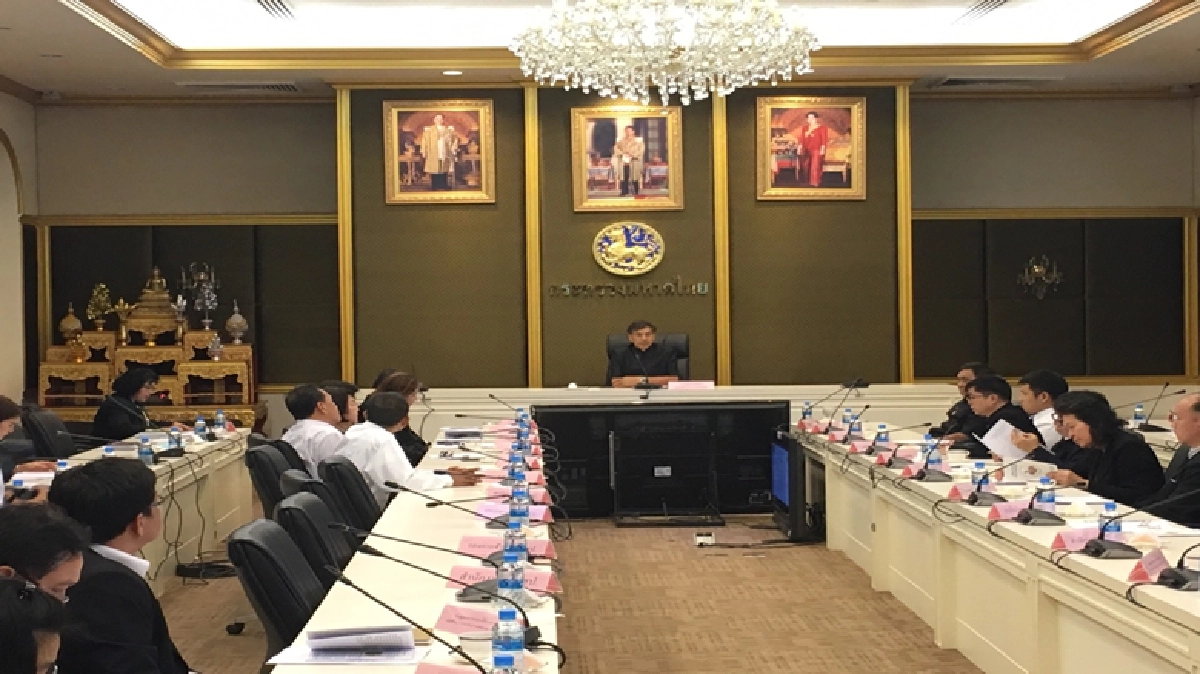 “มหาดไทย” ติวเข้มขรก.-รัฐวิสาหกิจรู้ทันผลประโยชน์ทับซ้อน “มหาดไทย” ติวเข้มขรก.-รัฐวิสาหกิจรู้ทันผลประโยชน์ทับซ้อน